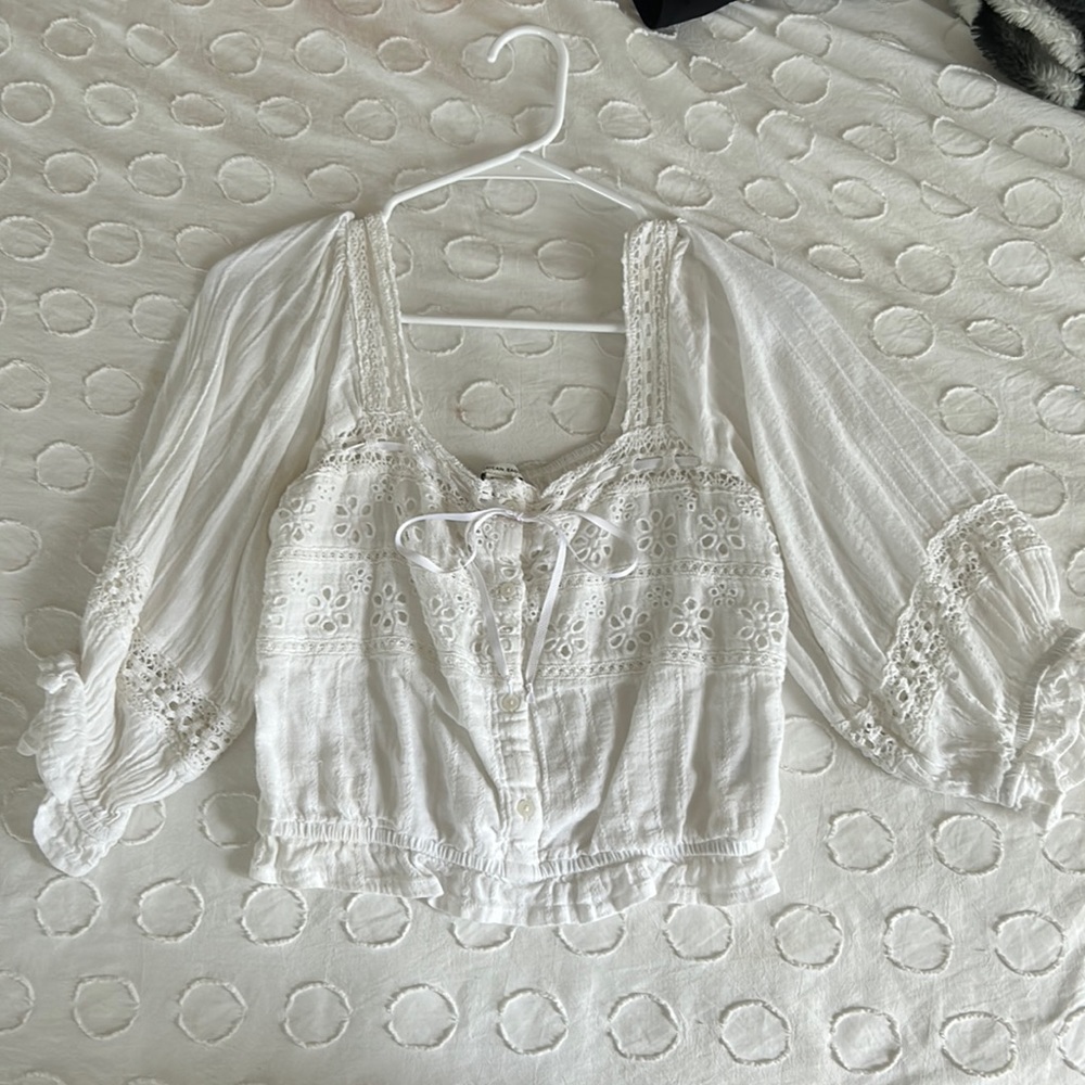 American Eagle White Floral Embroidered Crop top